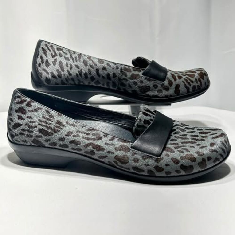 Dansko Oksana Leopard Print Calf Hair Loafers Women’s Shoes Size 8.5-9 (39)
